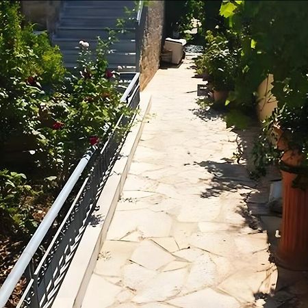 Ferienwohnung Σύγχρονο Vintage Στο Μαρούσι Athen Exterior foto